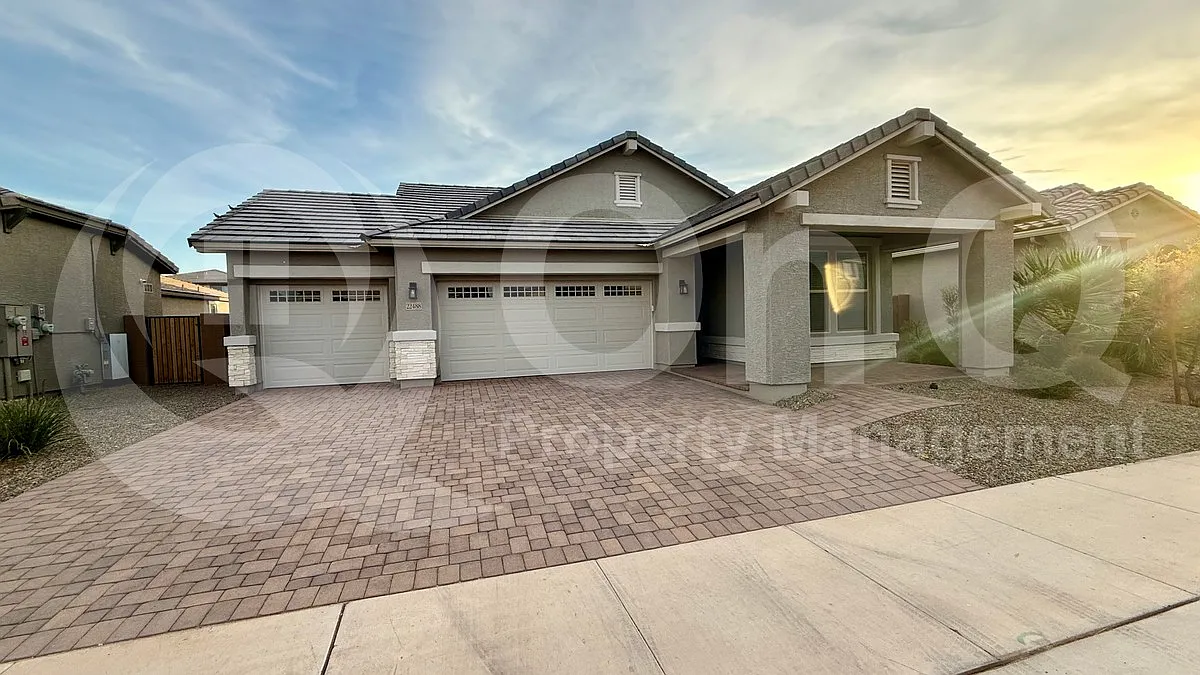 4 bed, 3.0 bath, 2025 sqft, $2,600 — Photo 1