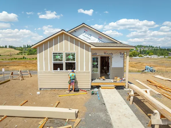 1064 Edington Ave, Moscow, ID 83843