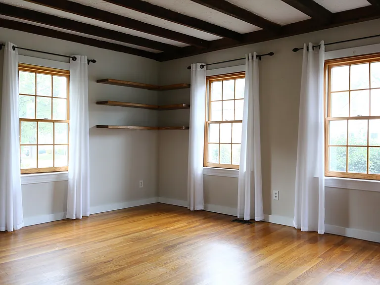 44 Pleasant St — Photo 8