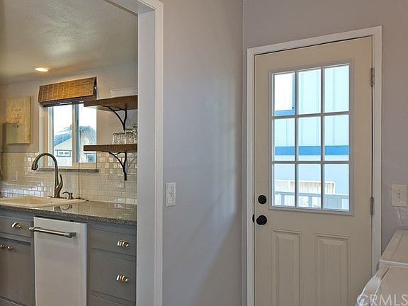 5th image of 484 Ash St
