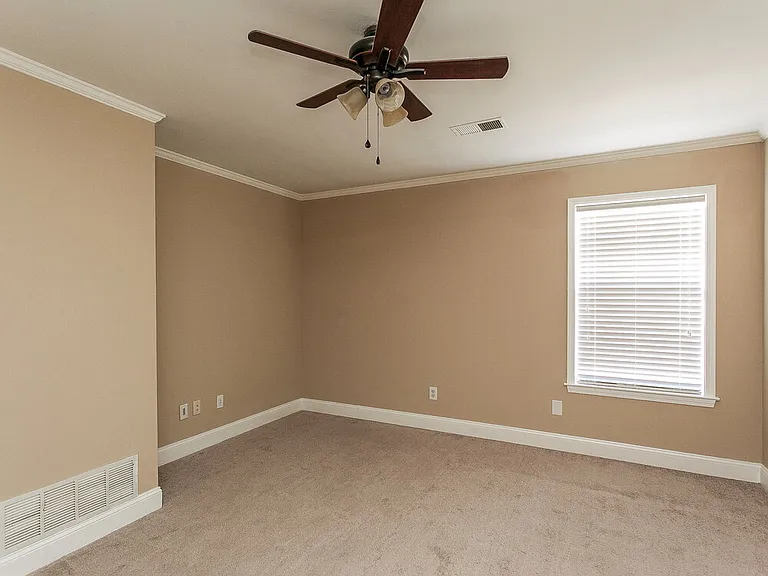 10264 Amanda Dr — Photo 7