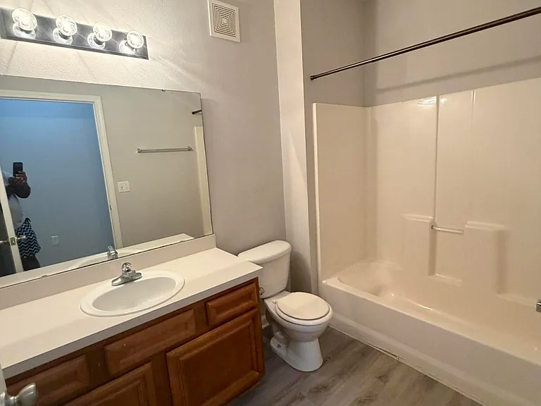 8235 Lobster Bay Ct #206 — Photo 35