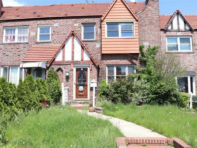 8819 Francis Lewis Blvd, Jamaica, NY, 11427