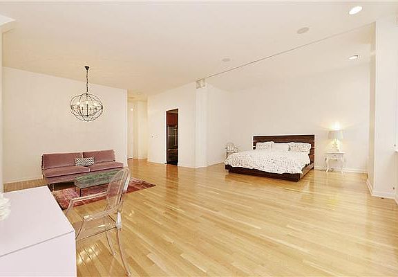 3rd image of 252 7th Ave APT 7Z
