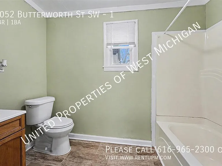 1052 Butterworth St SW #1 — Photo 7