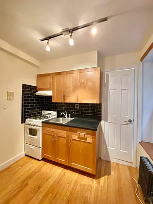 Rented by Waverly Realty Associates | media 37