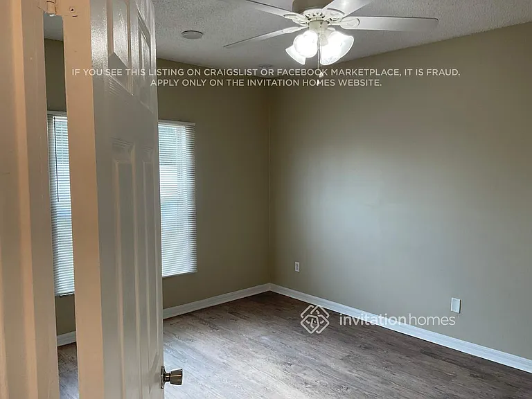 427 Symphony Pl — Photo 14