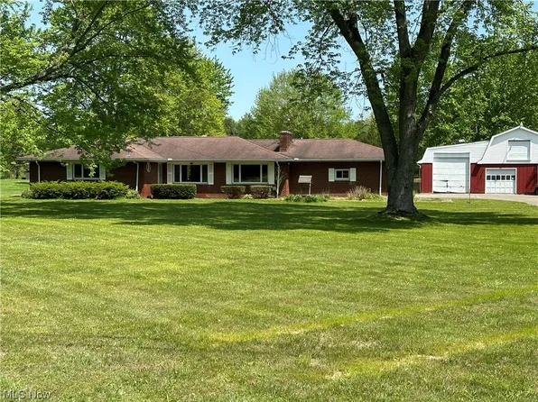 6120 Oak Hill Dr, West Farmington, OH 44491