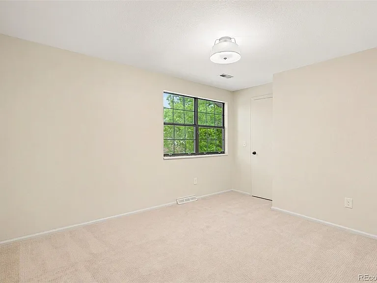 5937 S Jasmine St — Photo 6