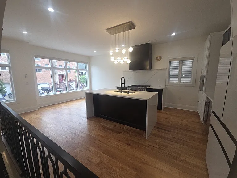 191 Terrace Ave #2 — Photo 5