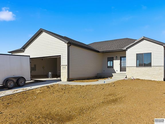 2nd image of 670 W 24th Cir
