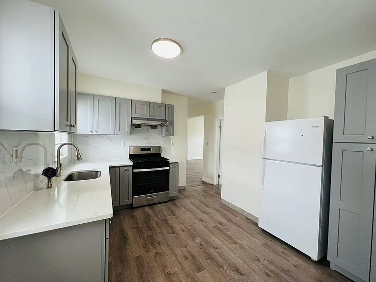 539 Washington St #3 — Photo 3