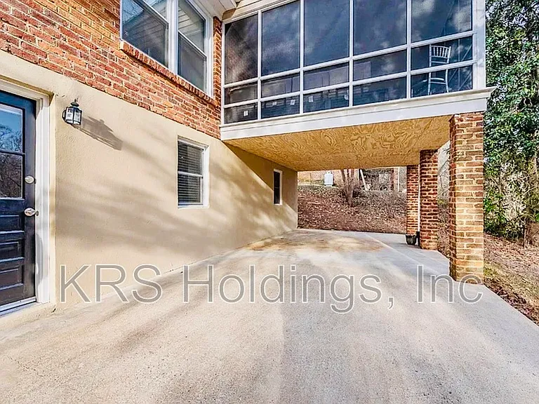 6048 Rhonda Rd — Photo 16