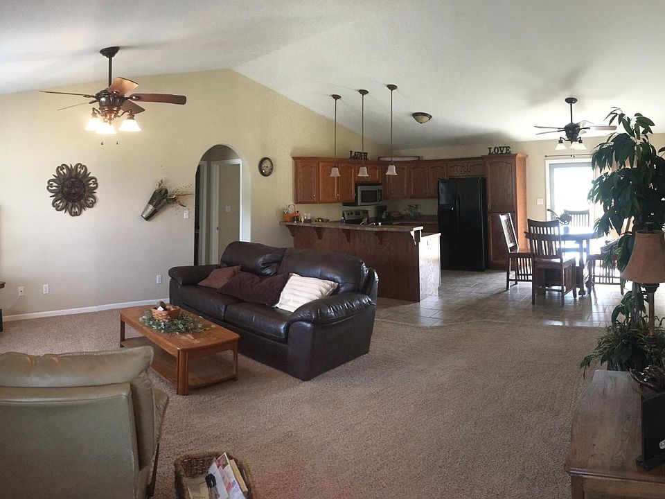 2nd image of 4067 Newcastle Ln