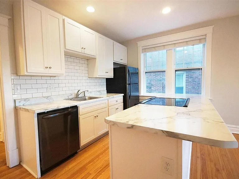 1917 Alfred Ave #2N — Photo 6