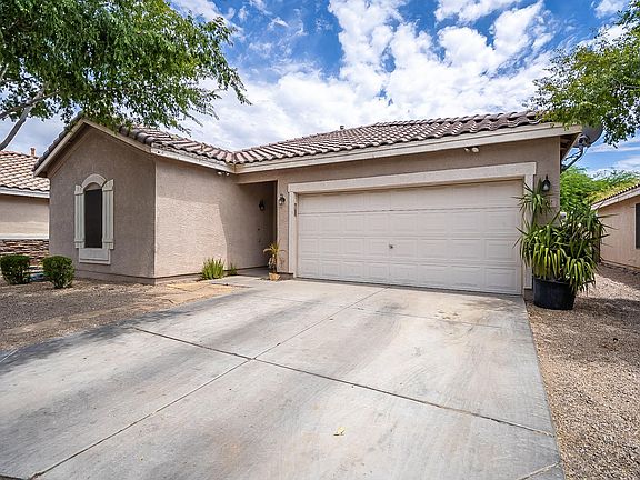 2nd image of 692 E Flintlock Pl