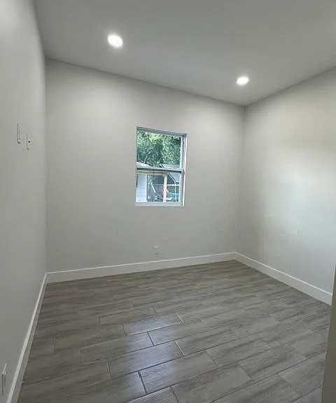 651 NE 60th Ave — Photo 8