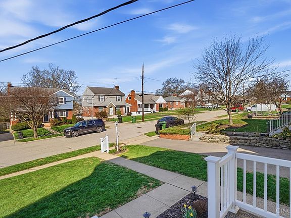 4th image of 4240 Dartmouth Dr