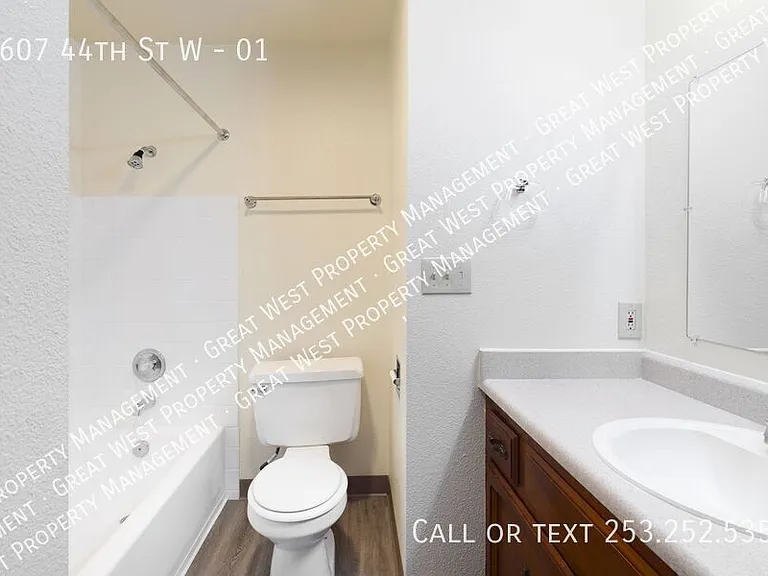 7607 44th St W #1 — Photo 4