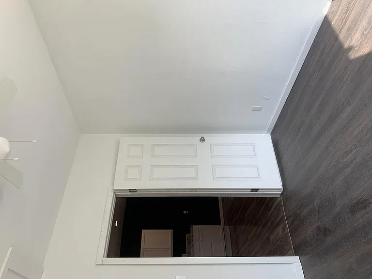 225 N Elm St — Photo 4