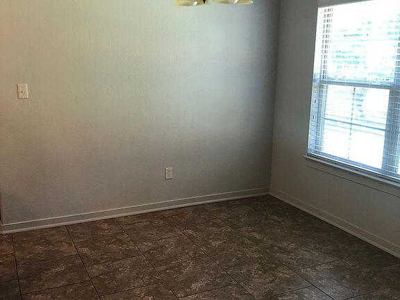4th image of 3690 Mountain View Dr