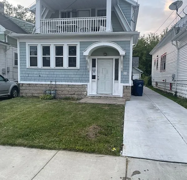 430 Highgate Ave #LOWER — Photo 2