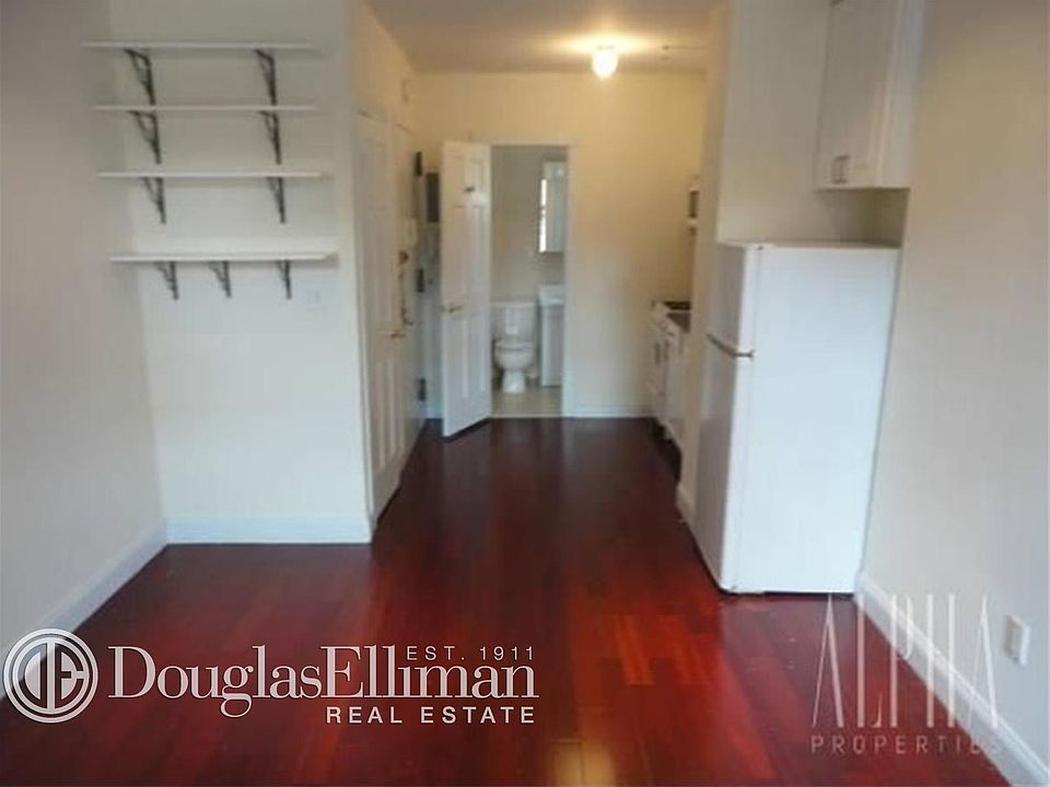 2nd image of 106 Charles St APT 1b