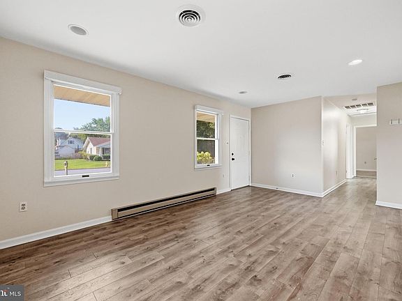 5th image of 23 Hammaker St