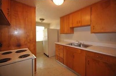 4th image of 2415 S Michigan Ave APT 4