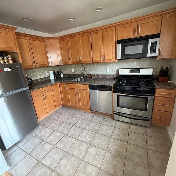 3 Manchester Ct — Photo 4