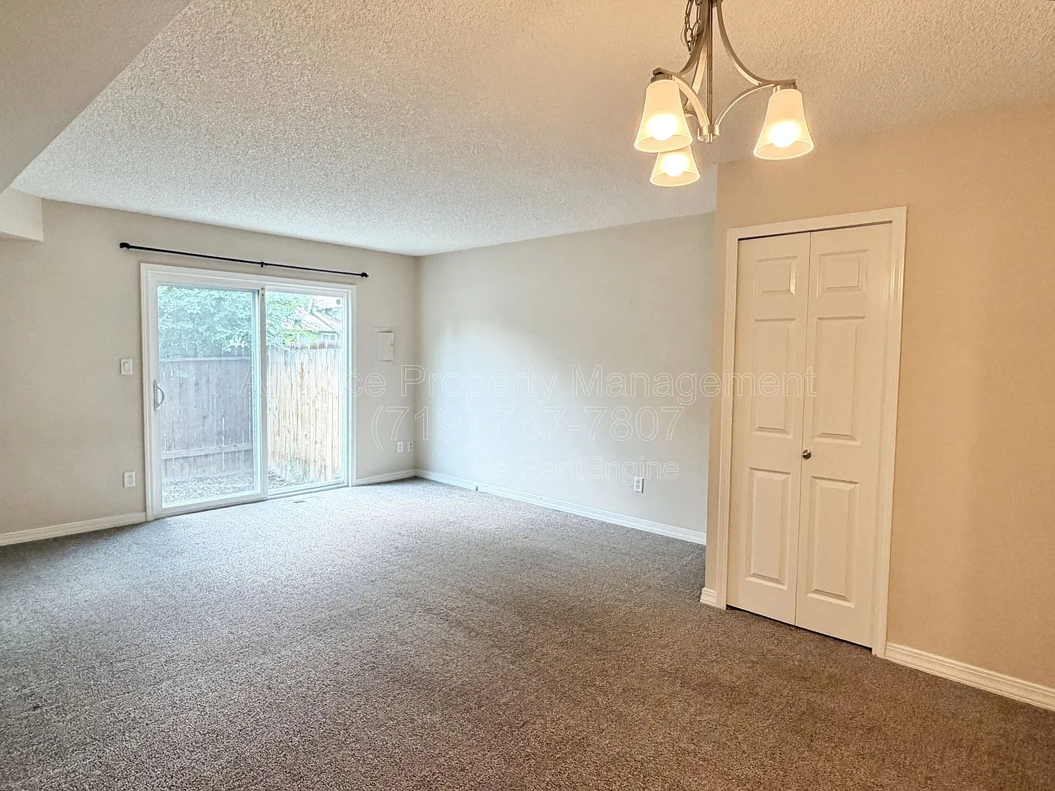 2 bed, 1.5 bath, 1308 sqft, $1,550 — Photo 2
