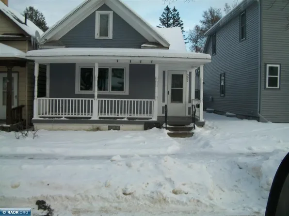 302 2nd Ave NW, Chisholm, MN 55719