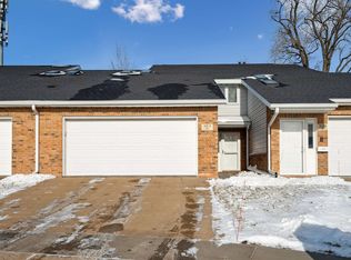 2315 Pasadena Dr UNIT 69, Dubuque, IA 52001