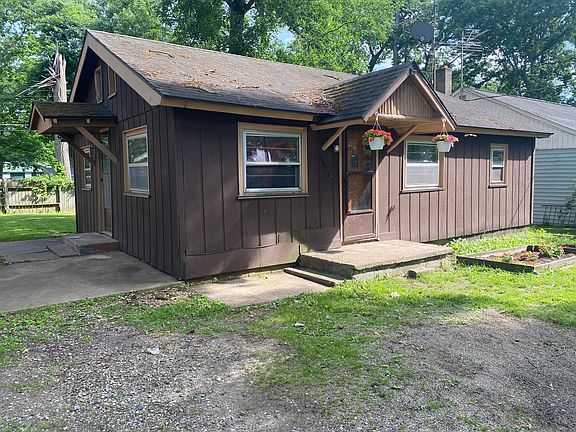 2nd image of 2423 Sylvan Dr