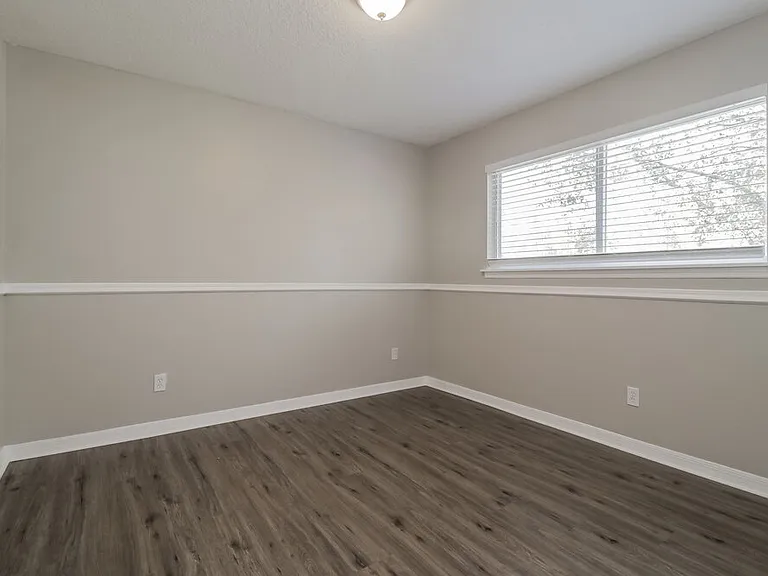 20411 Marlin St — Photo 14