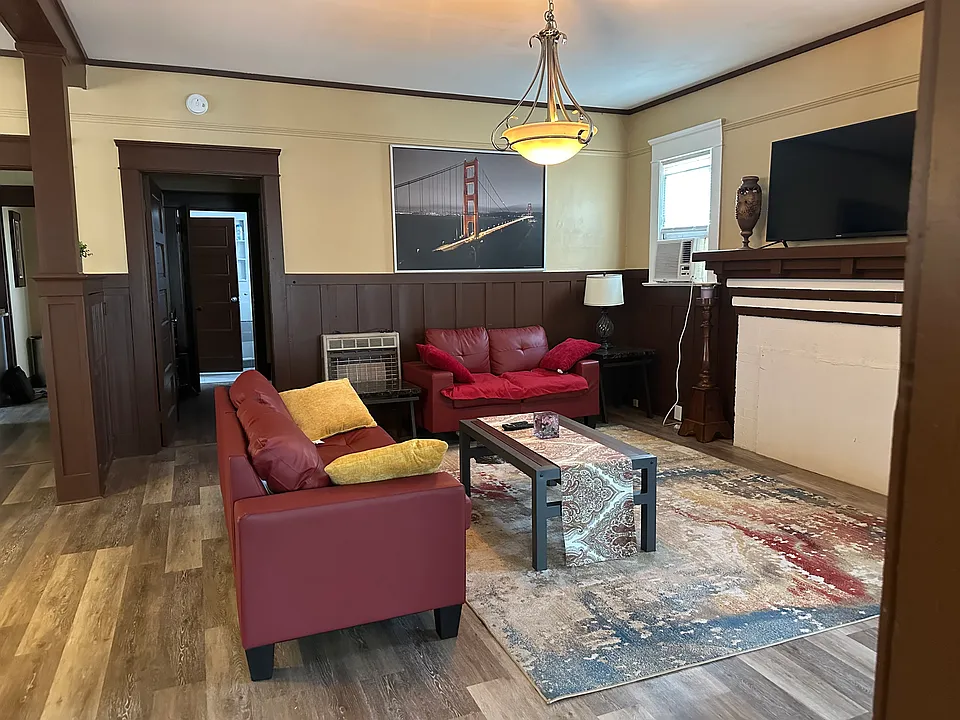 126 S Oleander Ave #1
