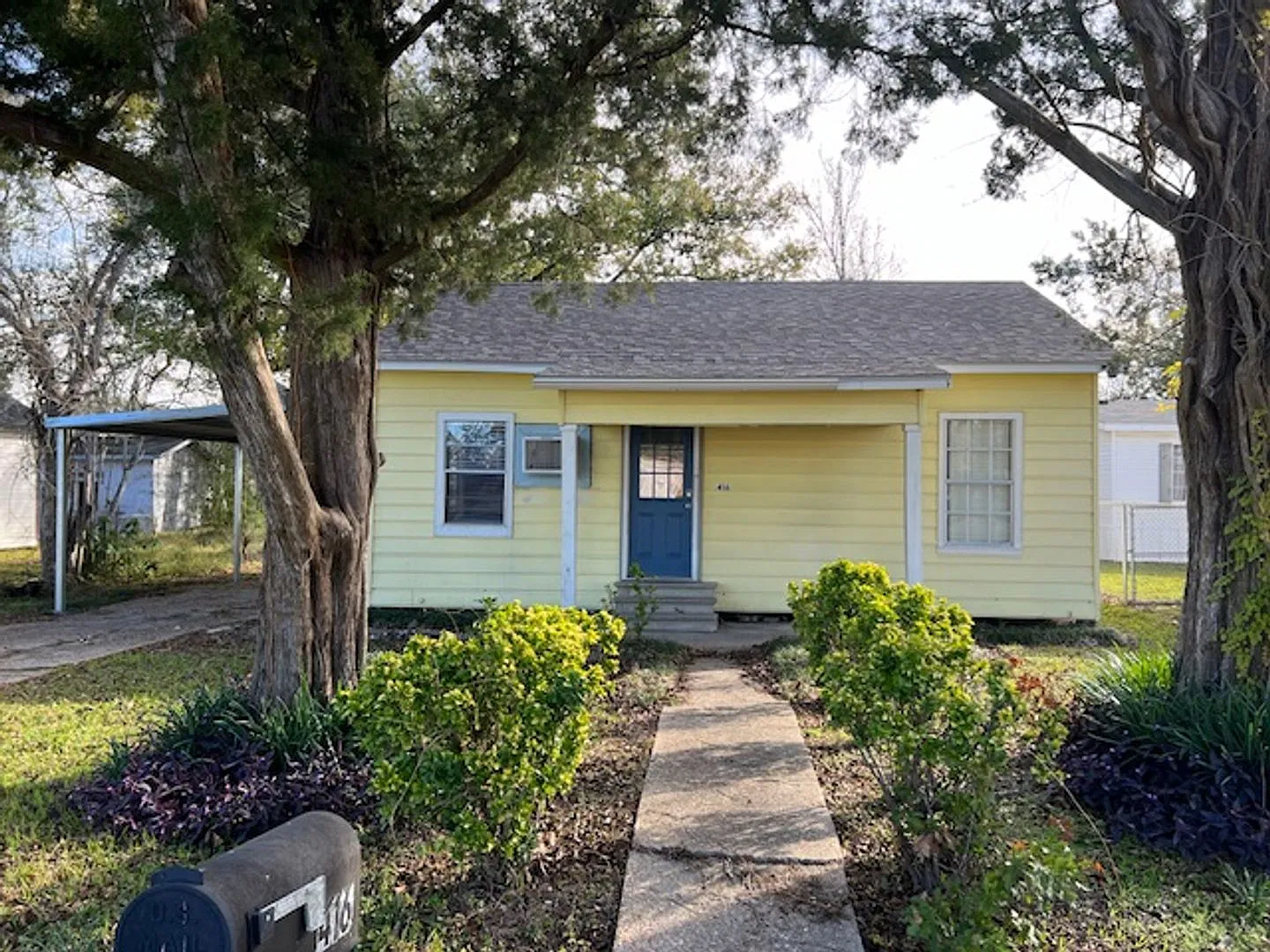 2 Bedroom 1 Bathroom Home in quiet neighborhood in Sulphur — Photo 1