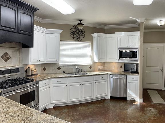 4th image of 8855 Taylor Cir
