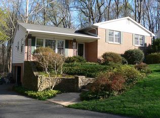 8017 Garlot Dr, Annandale, VA 22003