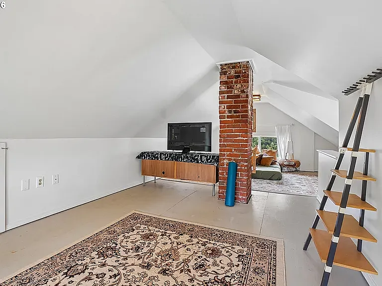 71 NE Alberta St — Photo 24