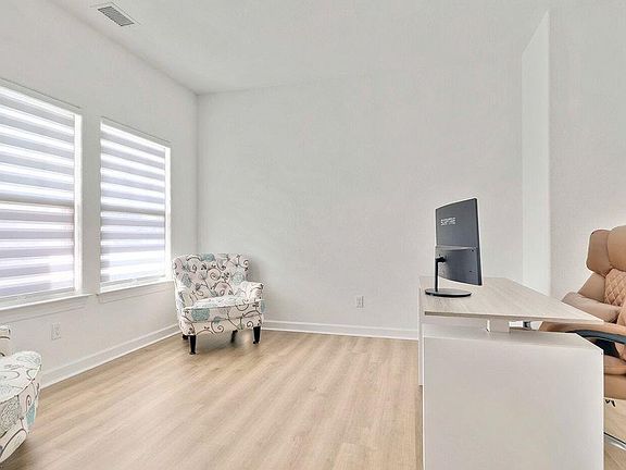 3rd image of 306 Ryker Rd E