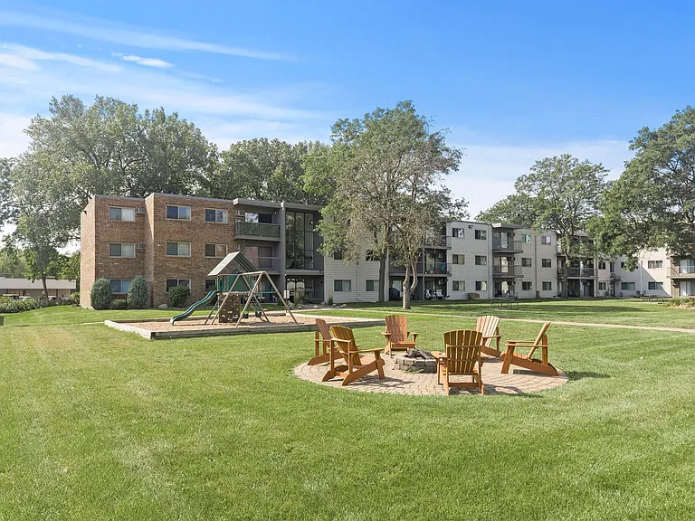 Eastgate Apartments — Photo 10