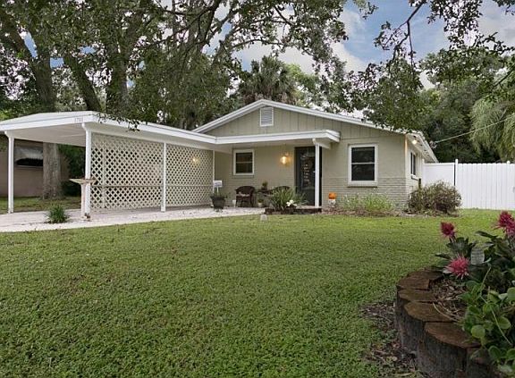 3rd image of 1701 N Oregon Cir
