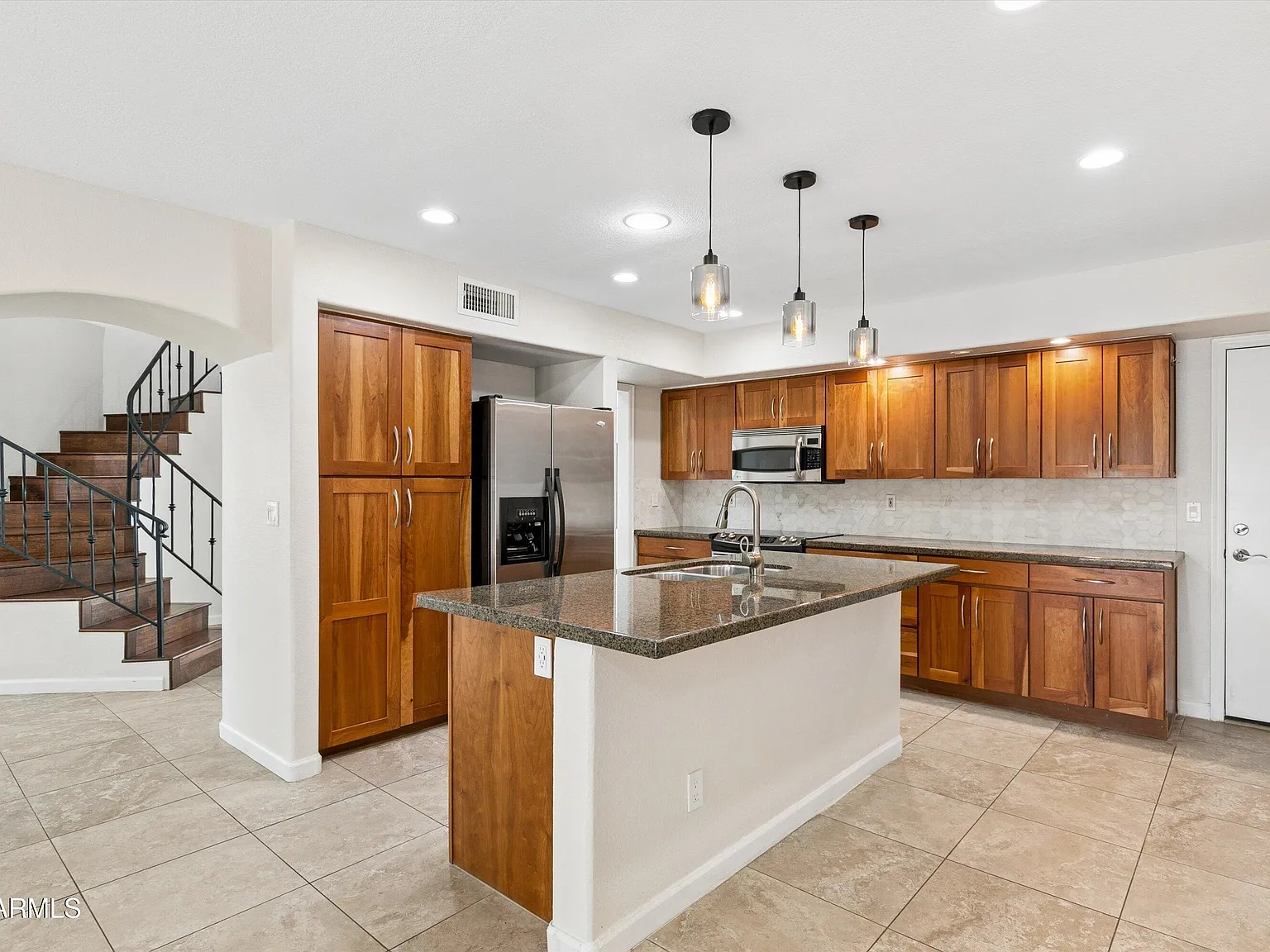 3 bed, 2.5 bath, 2058 sqft, $2,499 — Photo 1