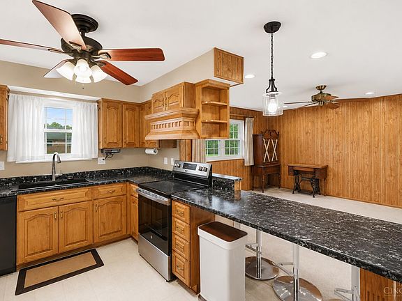 4th image of 263 Deephaven Dr