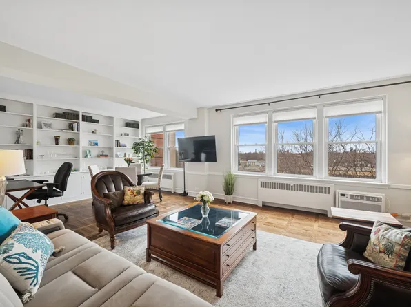 1585 Ridge Ave APT 611, Evanston, IL 60201