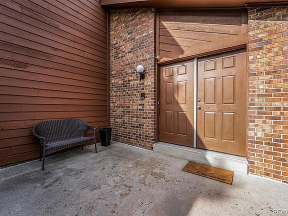 3rd image of 221 Youngfield Dr