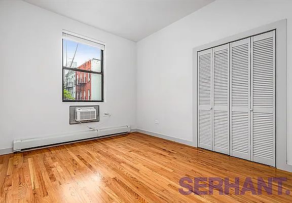 5th image of 51-10 Vernon Blvd #1R