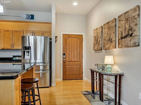 5th image of 3930 Abbey Ln #210A