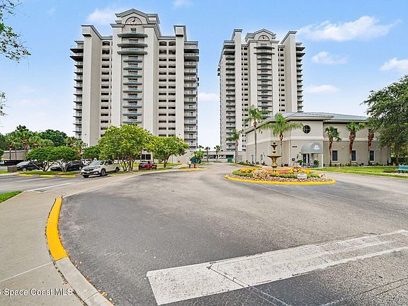 5th image of 13415 Blue Heron Beach Dr #1001